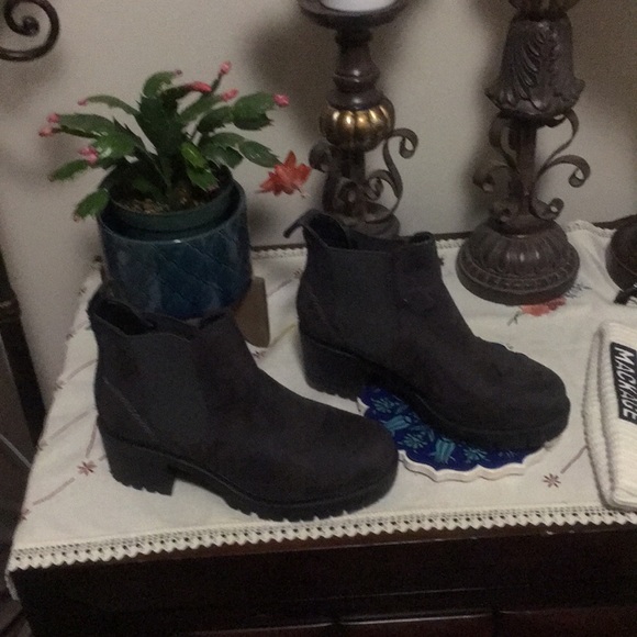 Grey chunky booties - Picture 2 of 4